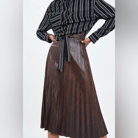 Zara PLEATED MIDI SKIRT Size Large - Picture 1 of 7